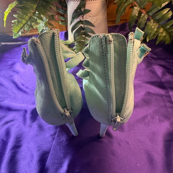 πJustFab Mint Green/ Gold  6" High Heel Pumps Open Toe & Ankle Straps Platform - Picture 9 of 16